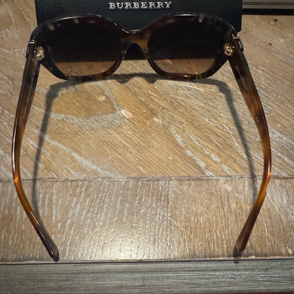 Burberry Brown Oversized Tortoiseshell Sunglasses - Picture 3 of 9